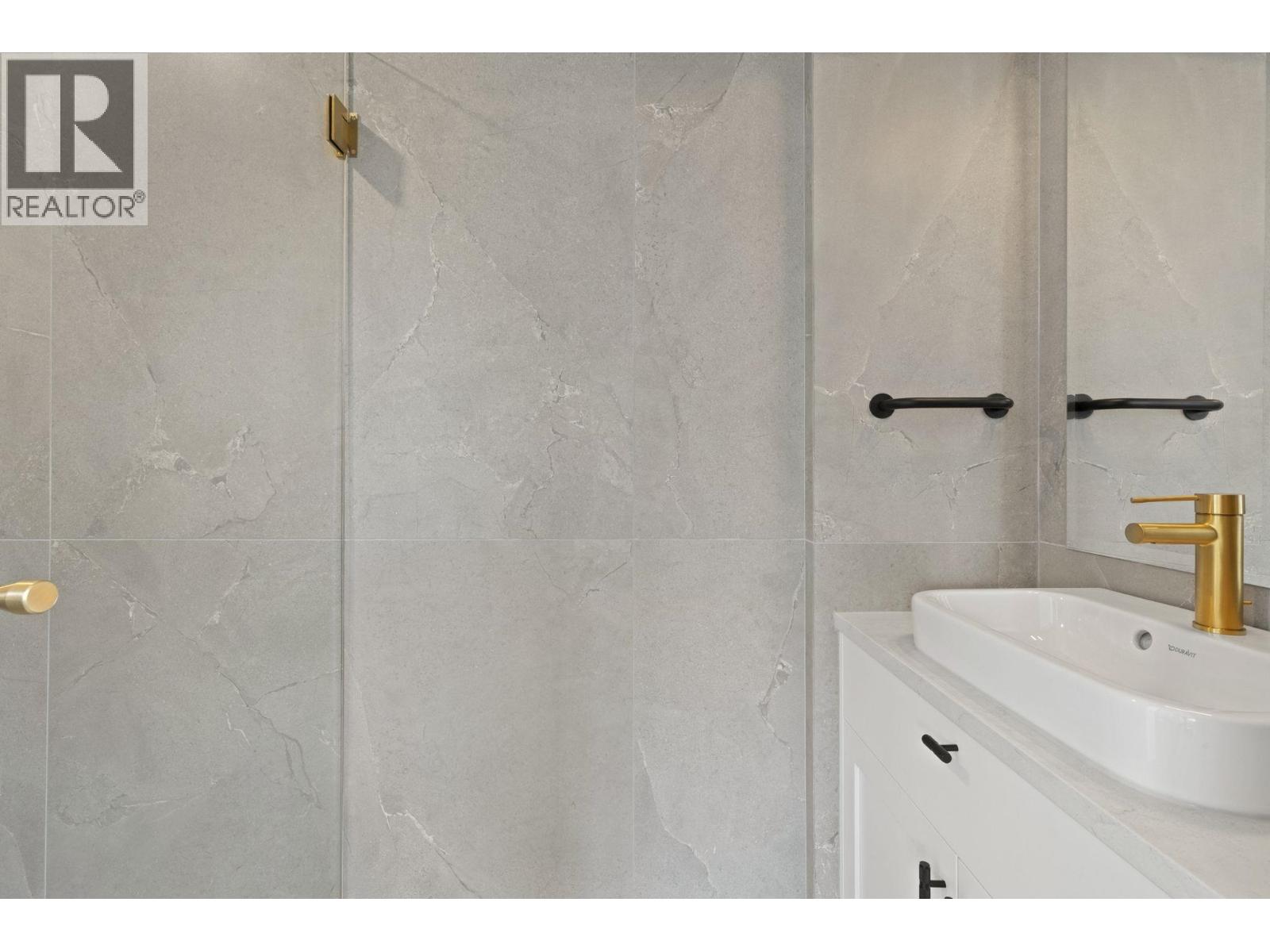 1 326 W 14th Street, North Vancouver, British Columbia  V7M 1P6 - Photo 10 - R3113556