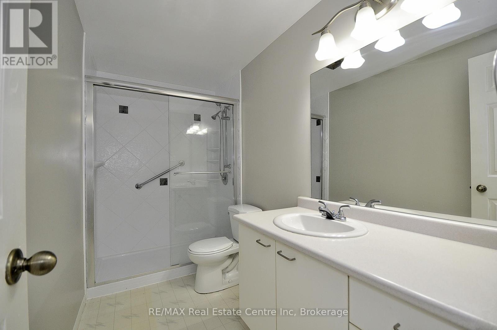 41 - 151 Martinet Avenue, London East, Ontario  N5V 4T4 - Photo 15 - X12777142