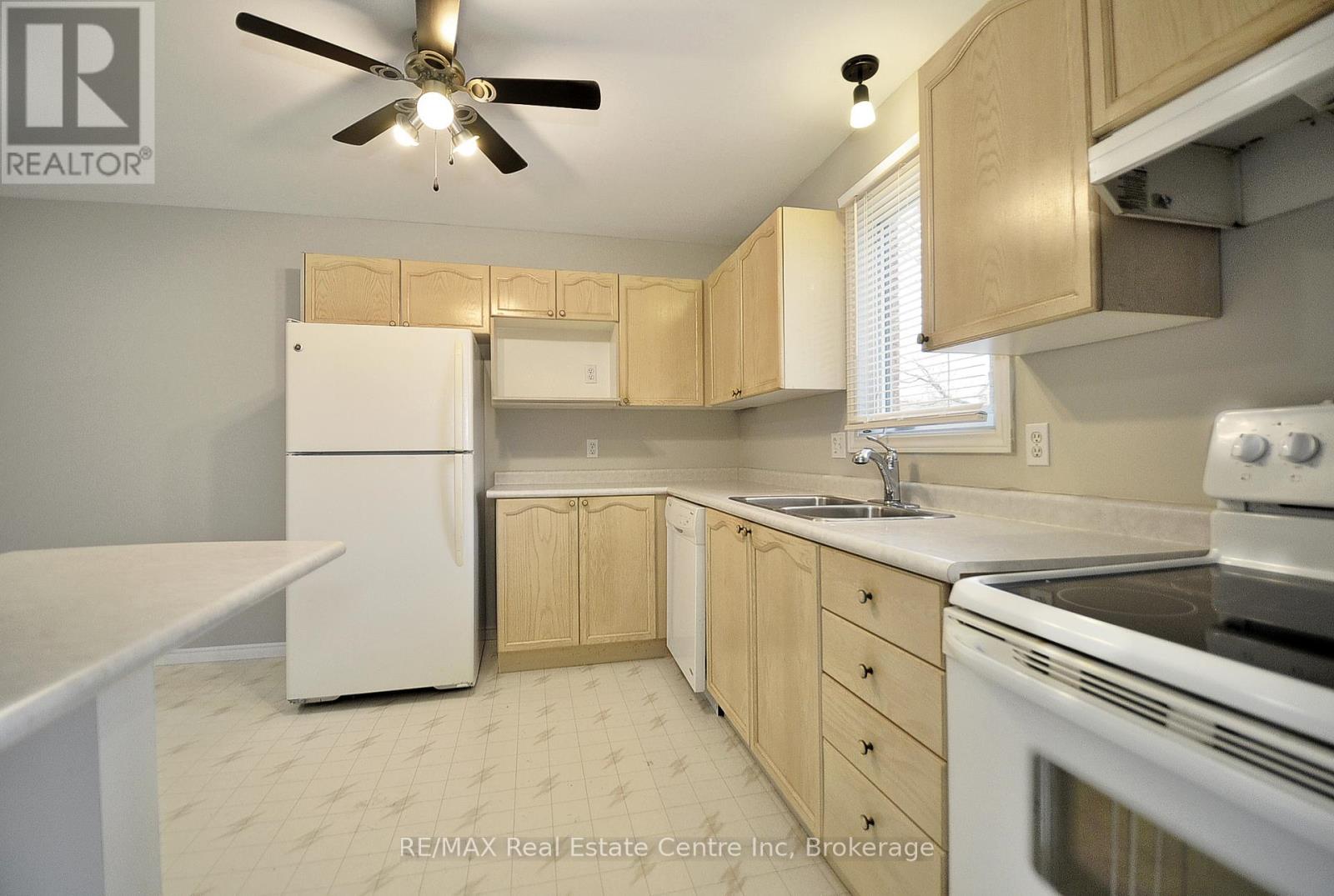 41 - 151 Martinet Avenue, London East, Ontario  N5V 4T4 - Photo 5 - X12777142