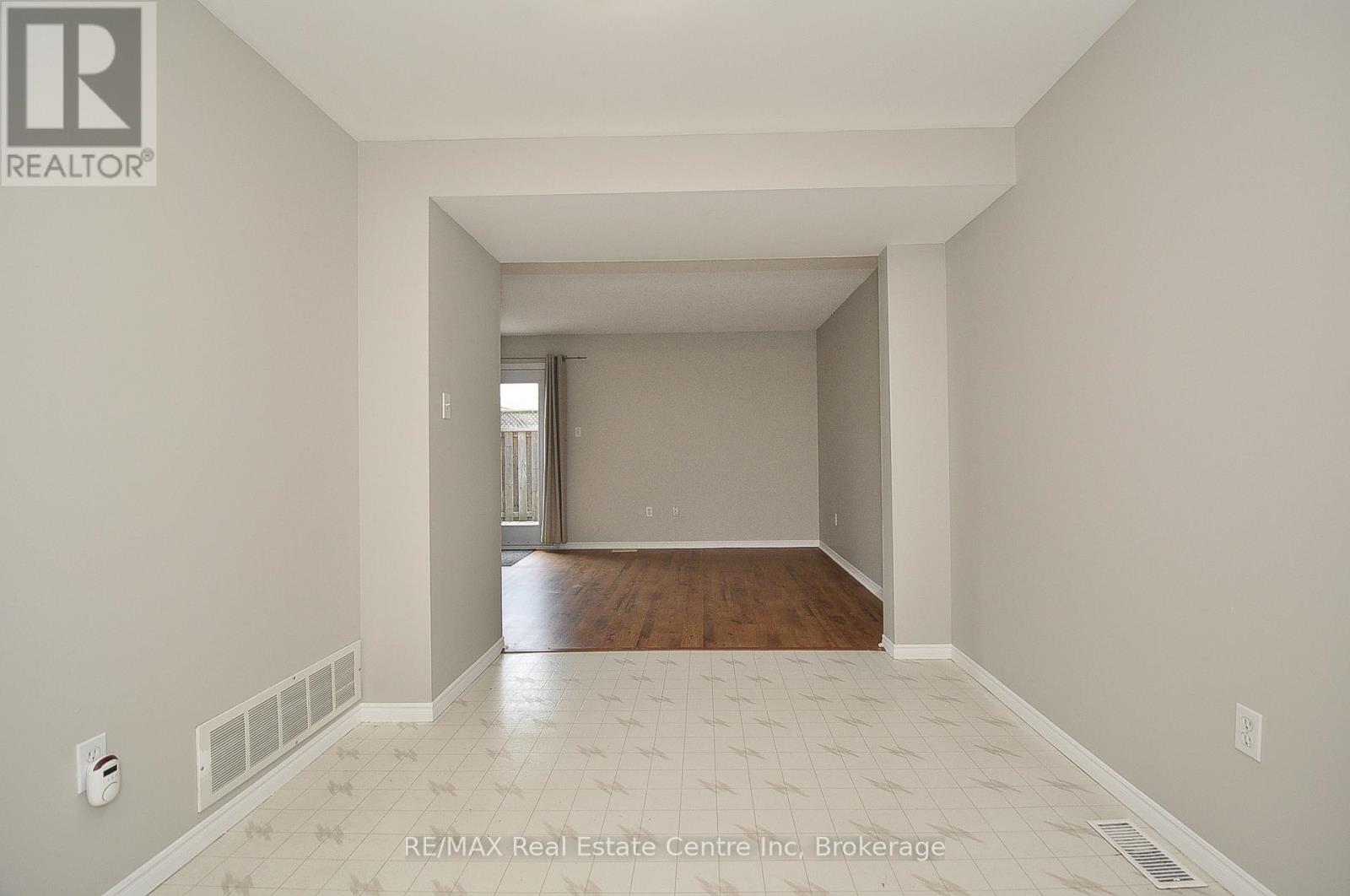 41 - 151 Martinet Avenue, London East, Ontario  N5V 4T4 - Photo 7 - X12777142