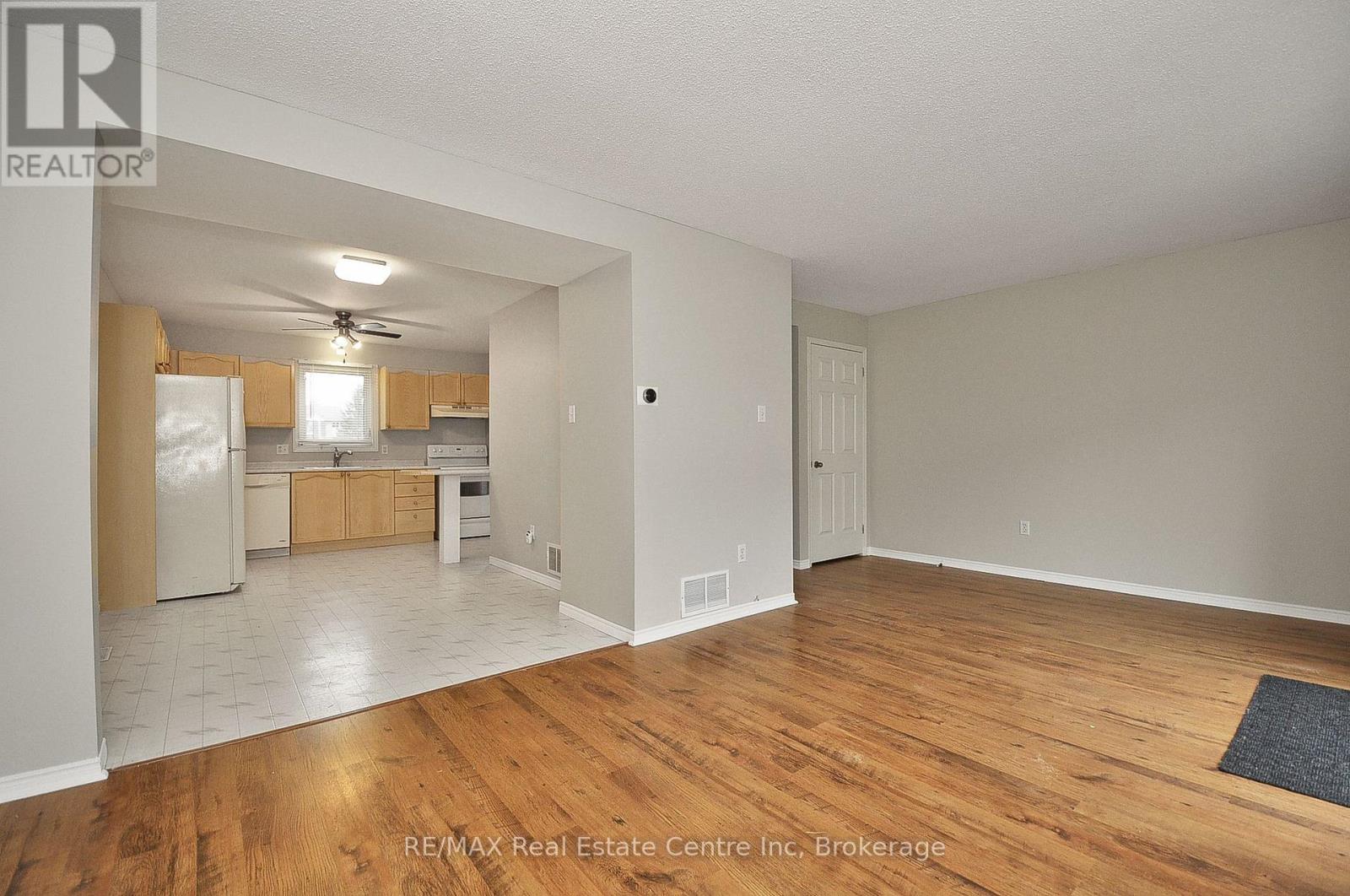 41 - 151 Martinet Avenue, London East, Ontario  N5V 4T4 - Photo 8 - X12777142