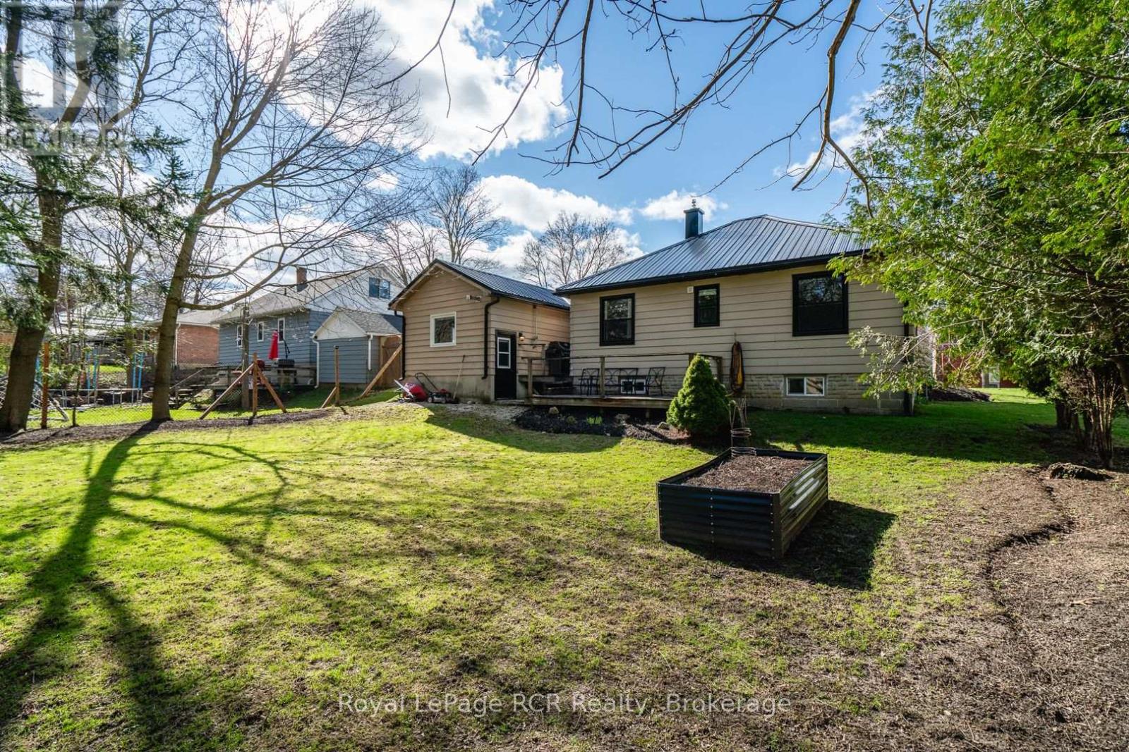 226 Birmingham Street W, Wellington North, Ontario  N0G 2L1 - Photo 31 - X12873820