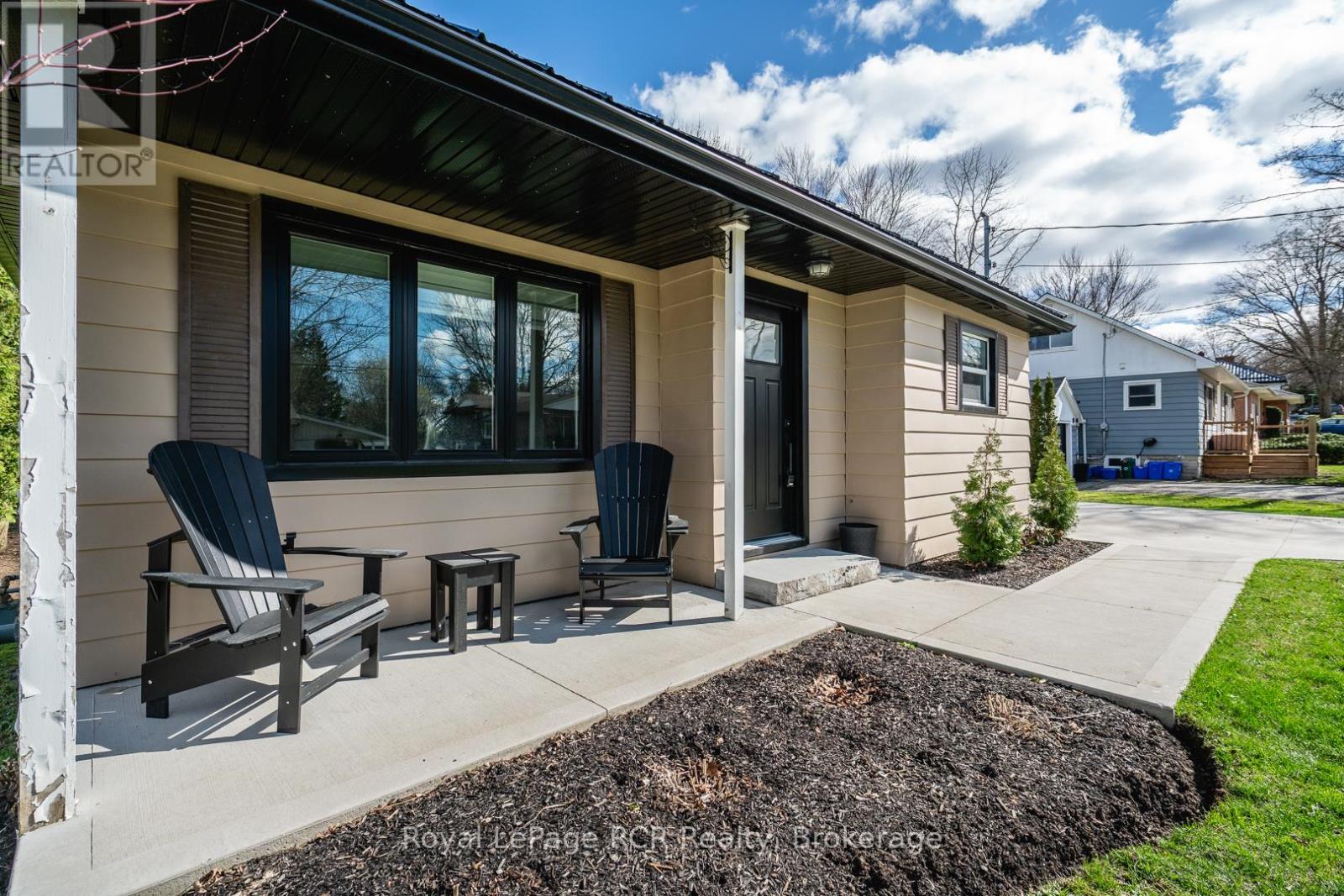 226 Birmingham Street W, Wellington North, Ontario  N0G 2L1 - Photo 4 - X12873820