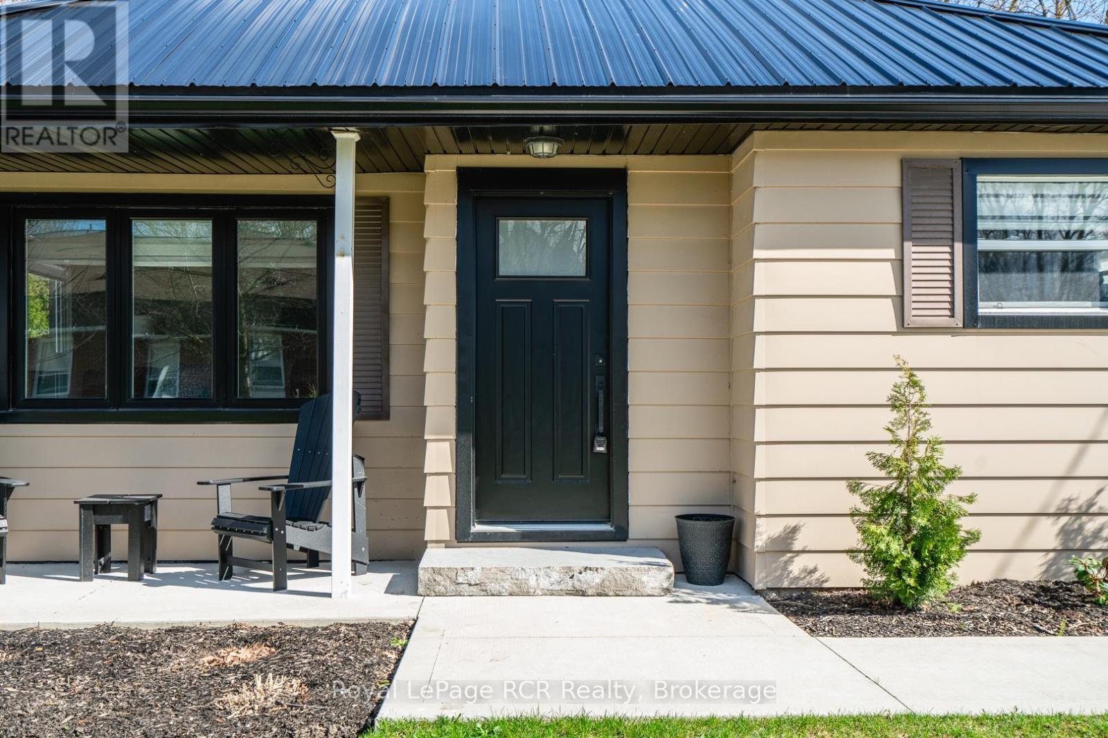 226 Birmingham Street W, Wellington North, Ontario  N0G 2L1 - Photo 6 - X12873820