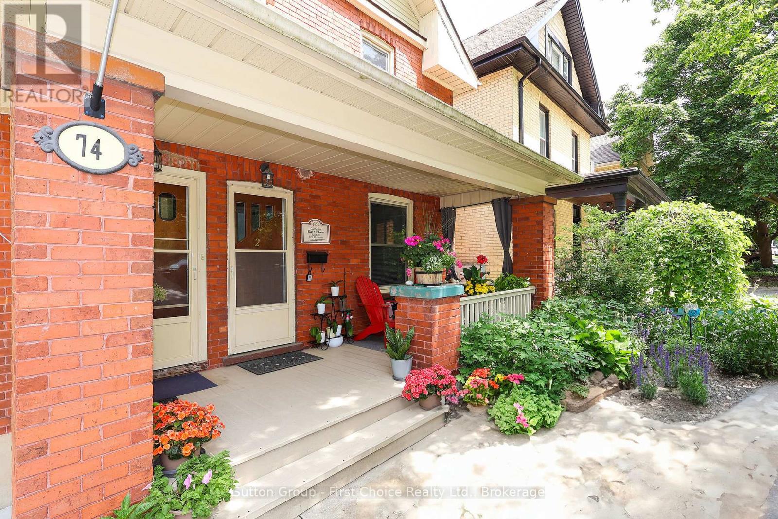 74 Cobourg Street, Stratford, Ontario  N5A 3E6 - Photo 2 - X12723754