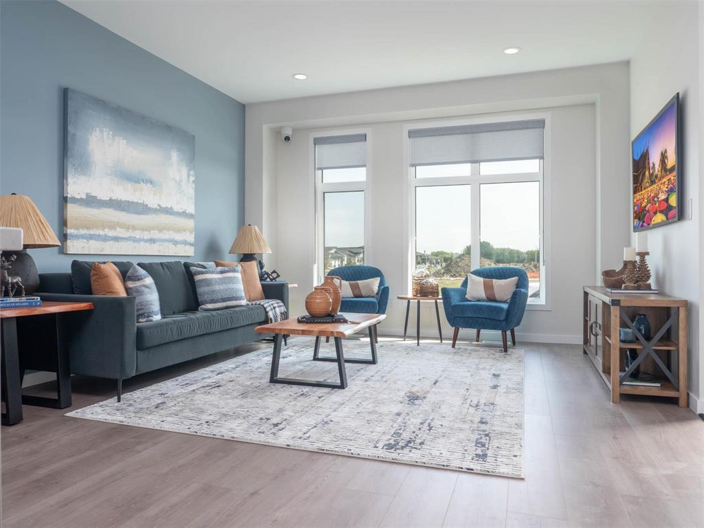 76 Ruth Crossing, Winnipeg, Manitoba  R3Y 2K8 - Photo 2 - 202607735