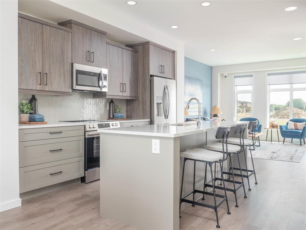 76 Ruth Crossing, Winnipeg, Manitoba  R3Y 2K8 - Photo 3 - 202607735