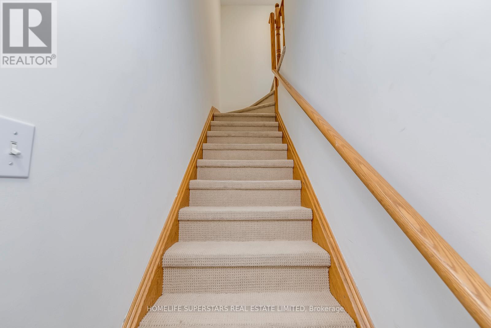 Unit 11 - 605 Shoreline Drive, Mississauga, Ontario  L5B 4K3 - Photo 3 - W13022808