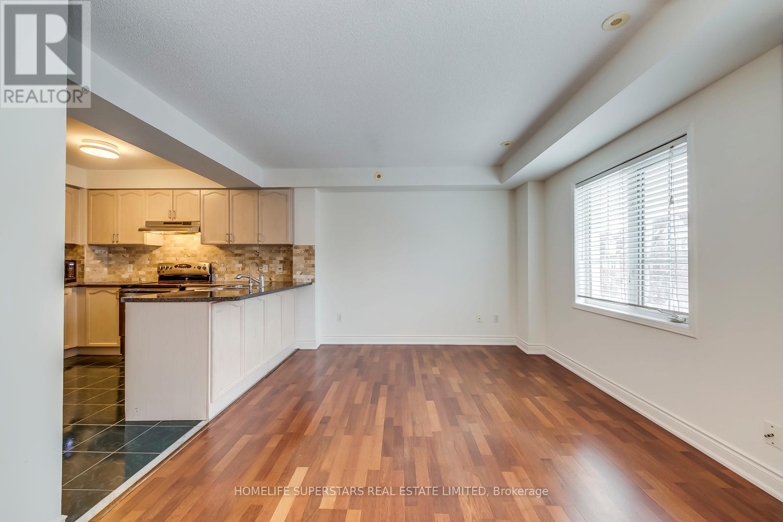 Unit 11 - 605 Shoreline Drive, Mississauga, Ontario  L5B 4K3 - Photo 7 - W13022808