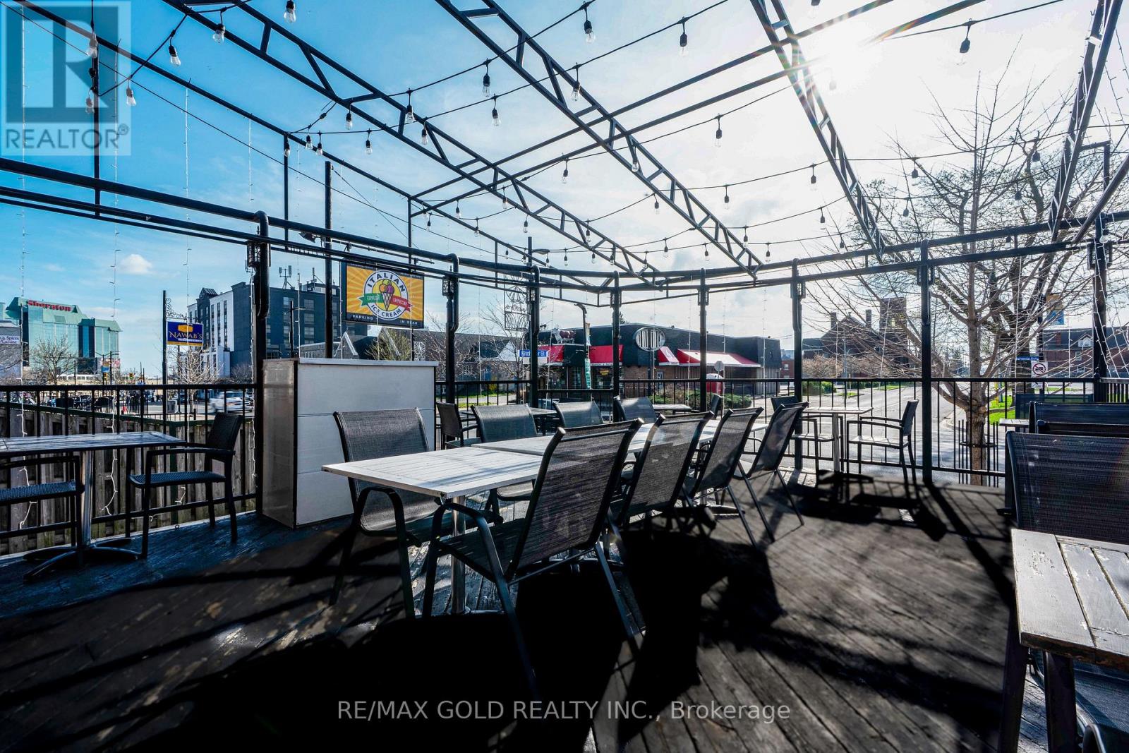 5448 Victoria Avenue, Niagara Falls, Ontario  L2G 3L2 - Photo 3 - X13012468