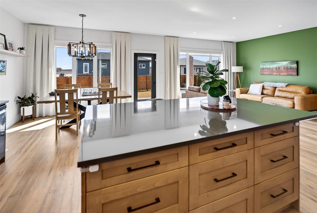 2 Murano Cove, Steinbach, Manitoba  R5G 2W1 - Photo 13 - 202607740