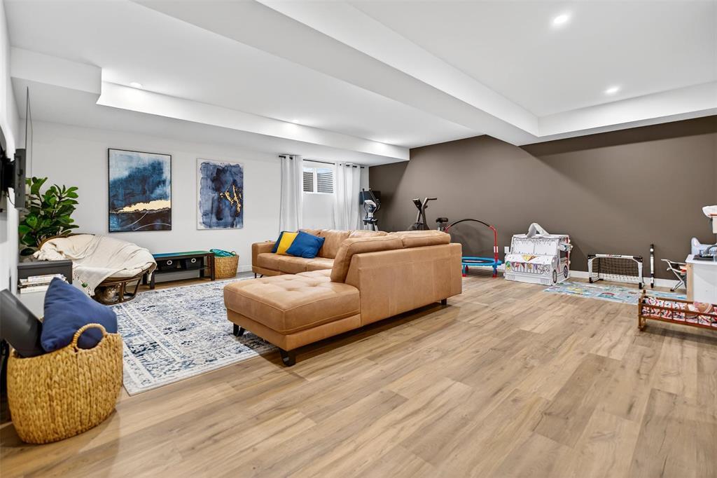 2 Murano Cove, Steinbach, Manitoba  R5G 2W1 - Photo 21 - 202607740