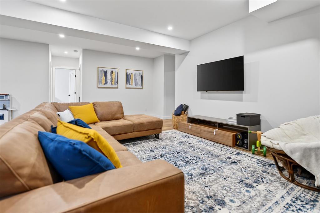 2 Murano Cove, Steinbach, Manitoba  R5G 2W1 - Photo 23 - 202607740