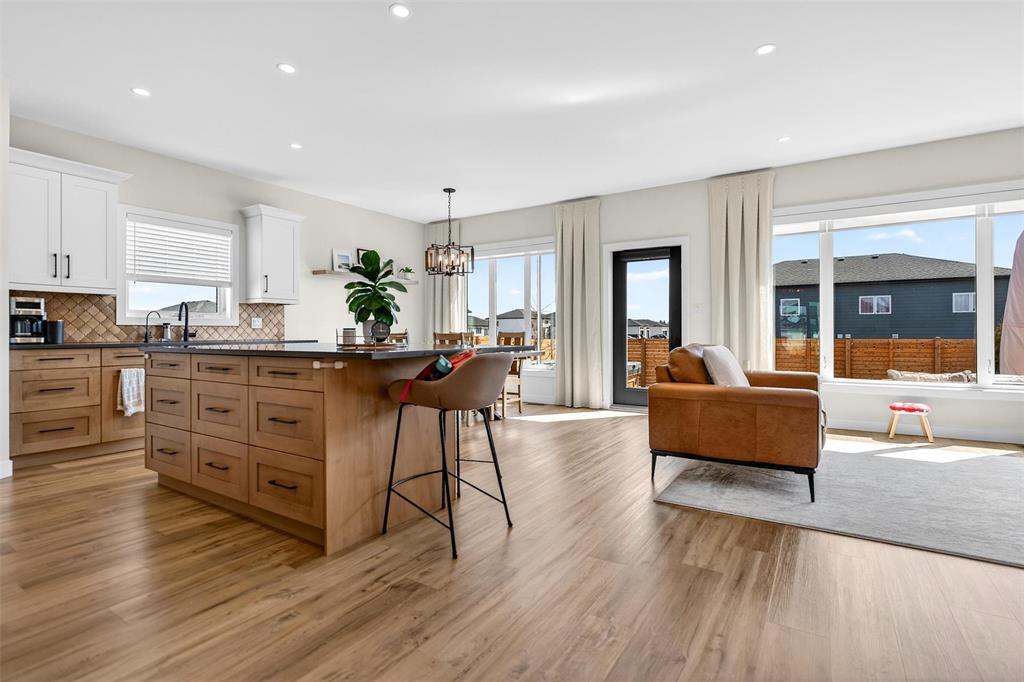2 Murano Cove, Steinbach, Manitoba  R5G 2W1 - Photo 7 - 202607740