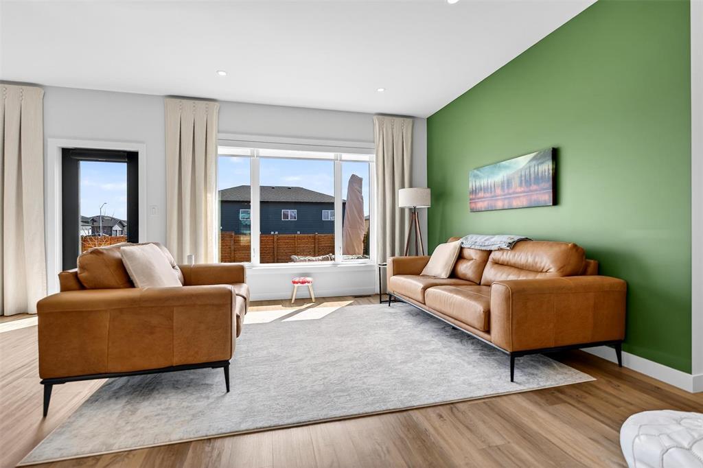 2 Murano Cove, Steinbach, Manitoba  R5G 2W1 - Photo 8 - 202607740