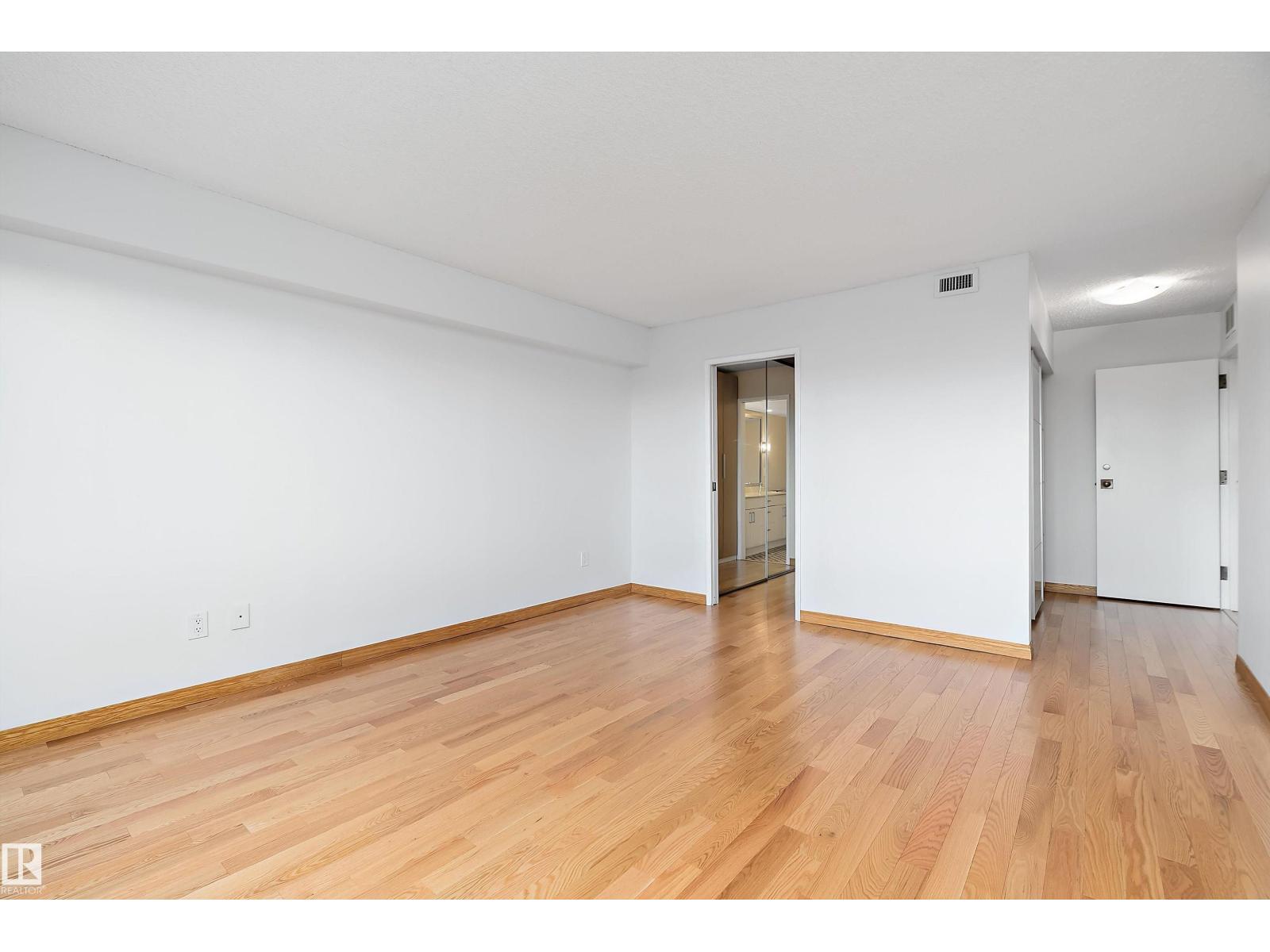 #203 9929 Saskatchewan Dr NW, Edmonton, Alberta  T6E 5J9 - Photo 32 - E4473462