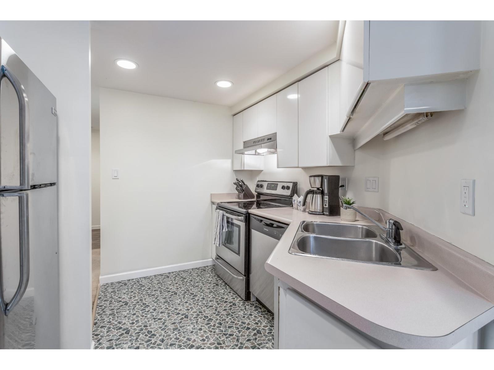 101 9962 148 Street, Surrey, British Columbia  V3R 0P9 - Photo 9 - R3113647