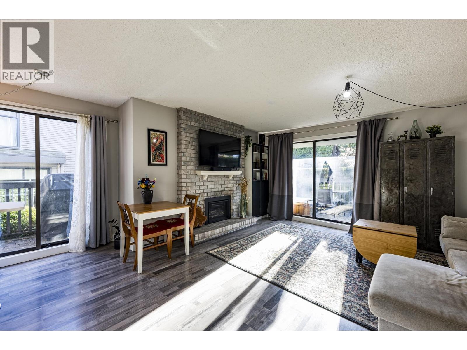 3132 Lonsdale Avenue, North Vancouver, British Columbia  V7N 3J8 - Photo 2 - R3113535