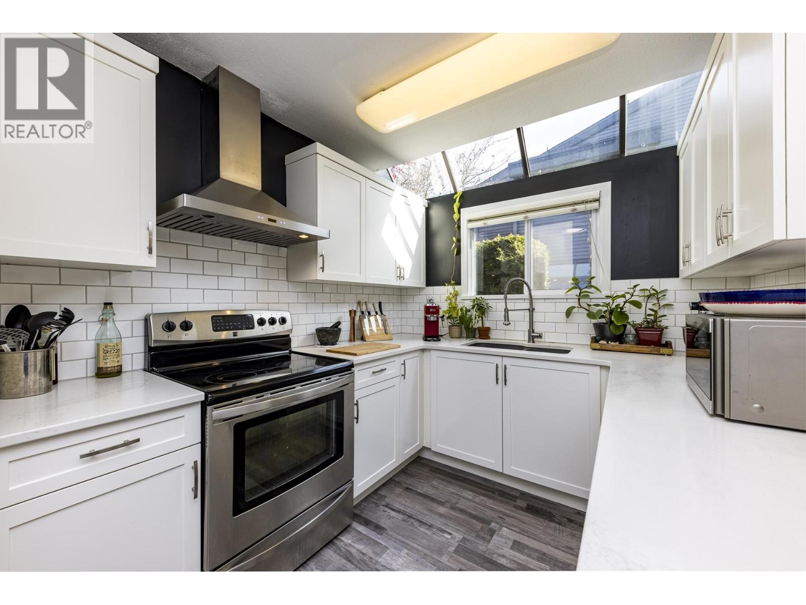 3132 Lonsdale Avenue, North Vancouver, British Columbia  V7N 3J8 - Photo 7 - R3113535