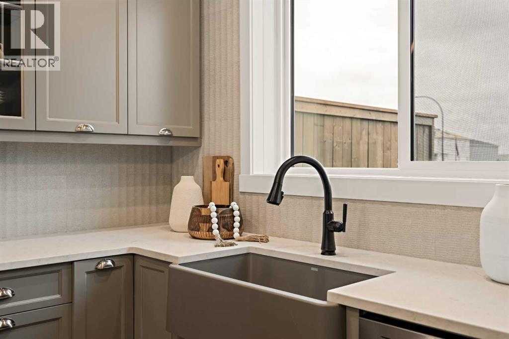 193 Silver Spruce Road Sw, Calgary, Alberta  T2X 6L3 - Photo 6 - A2302366