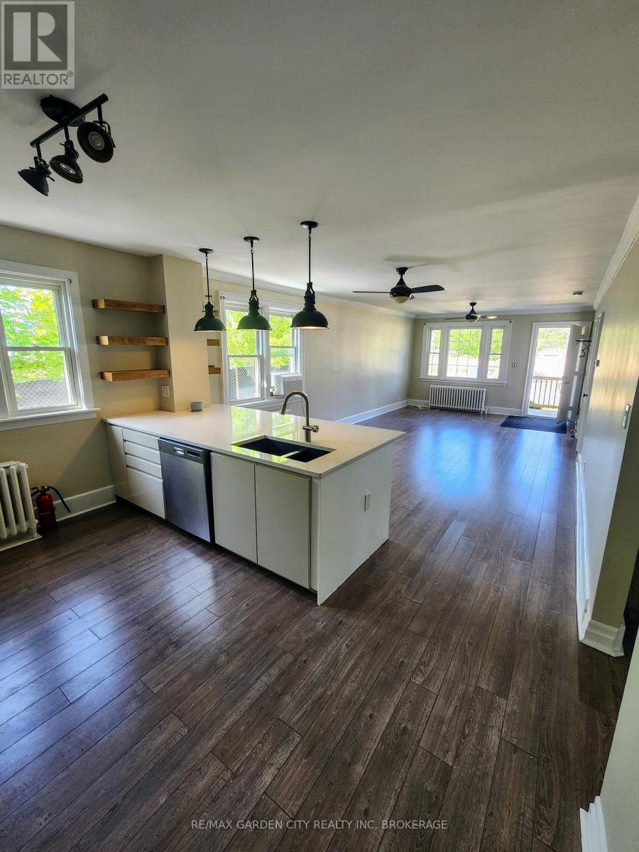 One - 75 Thomas Street, St. Catharines, Ontario  L2R 6M4 - Photo 3 - X13022836