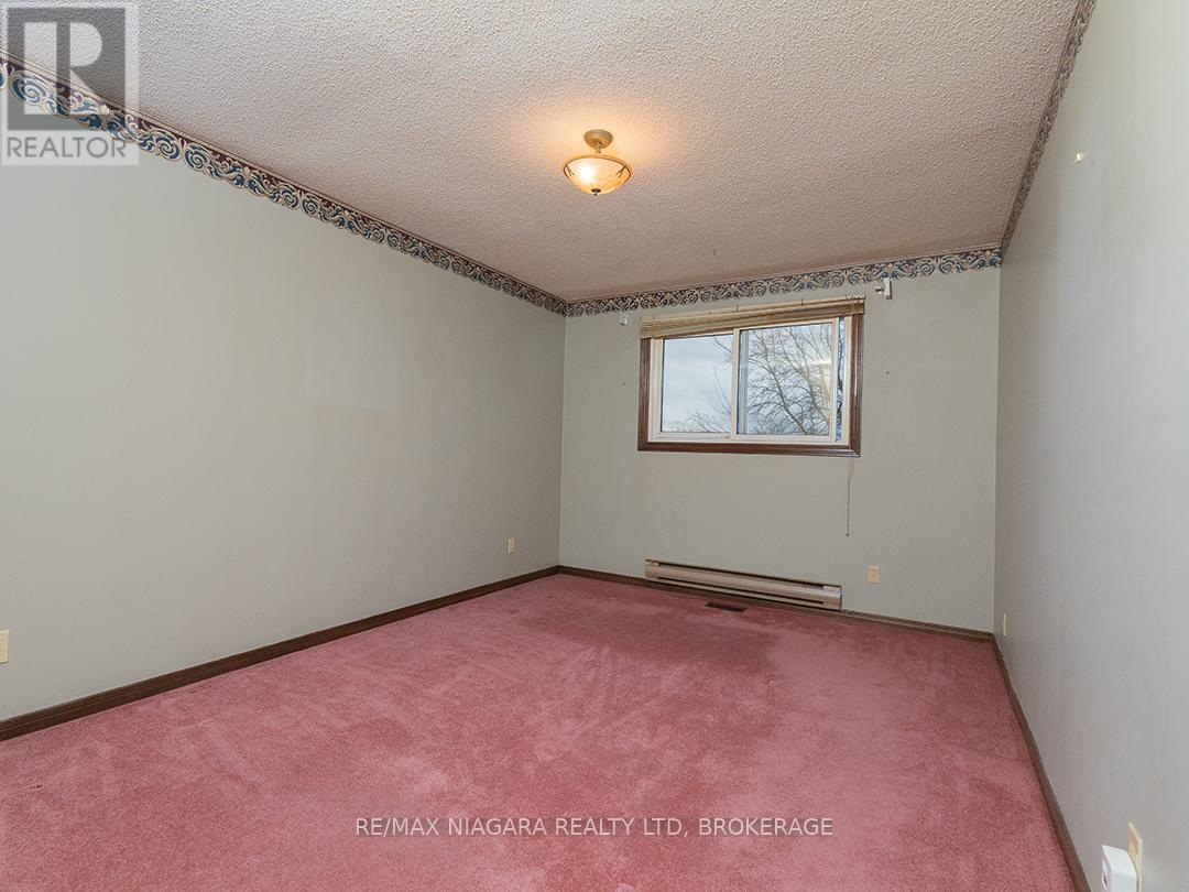 26 Lampman Crescent, Thorold, Ontario  L2V 4K7 - Photo 13 - X13022858