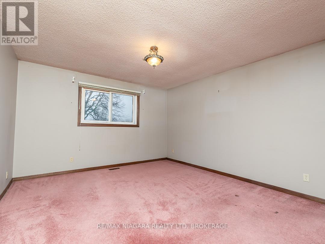 26 Lampman Crescent, Thorold, Ontario  L2V 4K7 - Photo 16 - X13022858