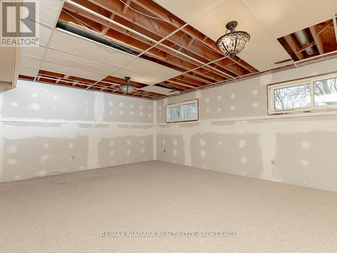 26 Lampman Crescent, Thorold, Ontario  L2V 4K7 - Photo 20 - X13022858