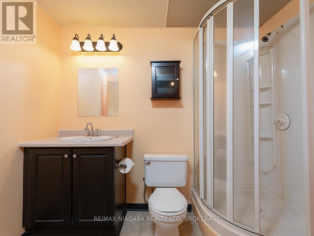 26 Lampman Crescent, Thorold, Ontario  L2V 4K7 - Photo 24 - X13022858