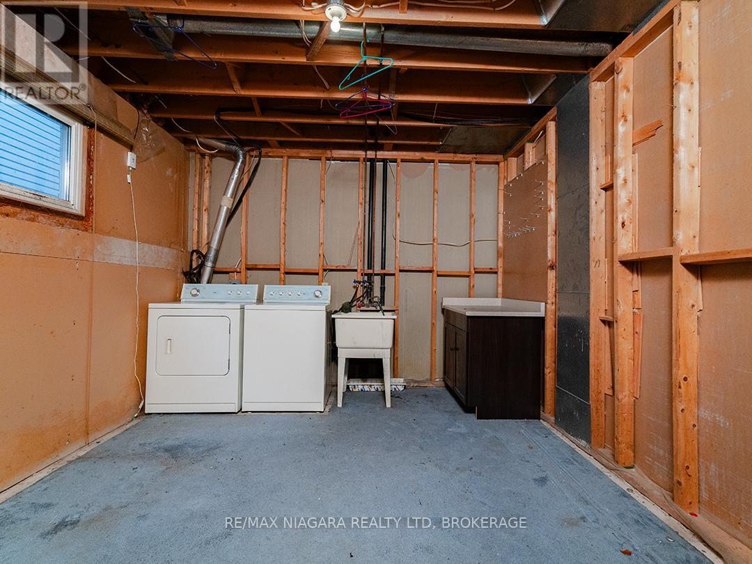 26 Lampman Crescent, Thorold, Ontario  L2V 4K7 - Photo 25 - X13022858