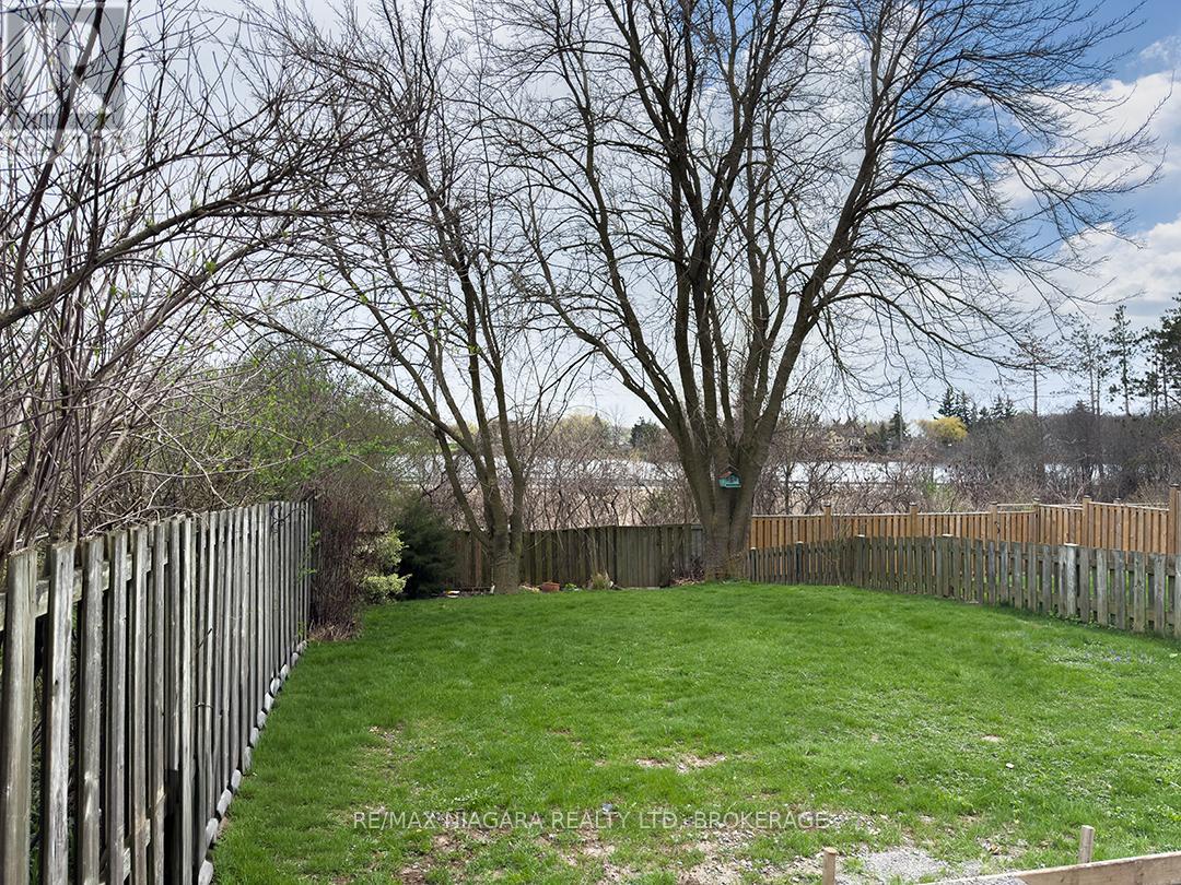 26 Lampman Crescent, Thorold, Ontario  L2V 4K7 - Photo 27 - X13022858