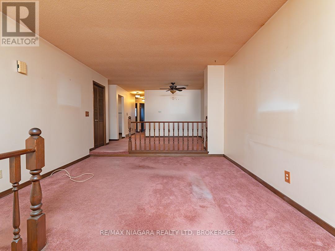 26 Lampman Crescent, Thorold, Ontario  L2V 4K7 - Photo 7 - X13022858