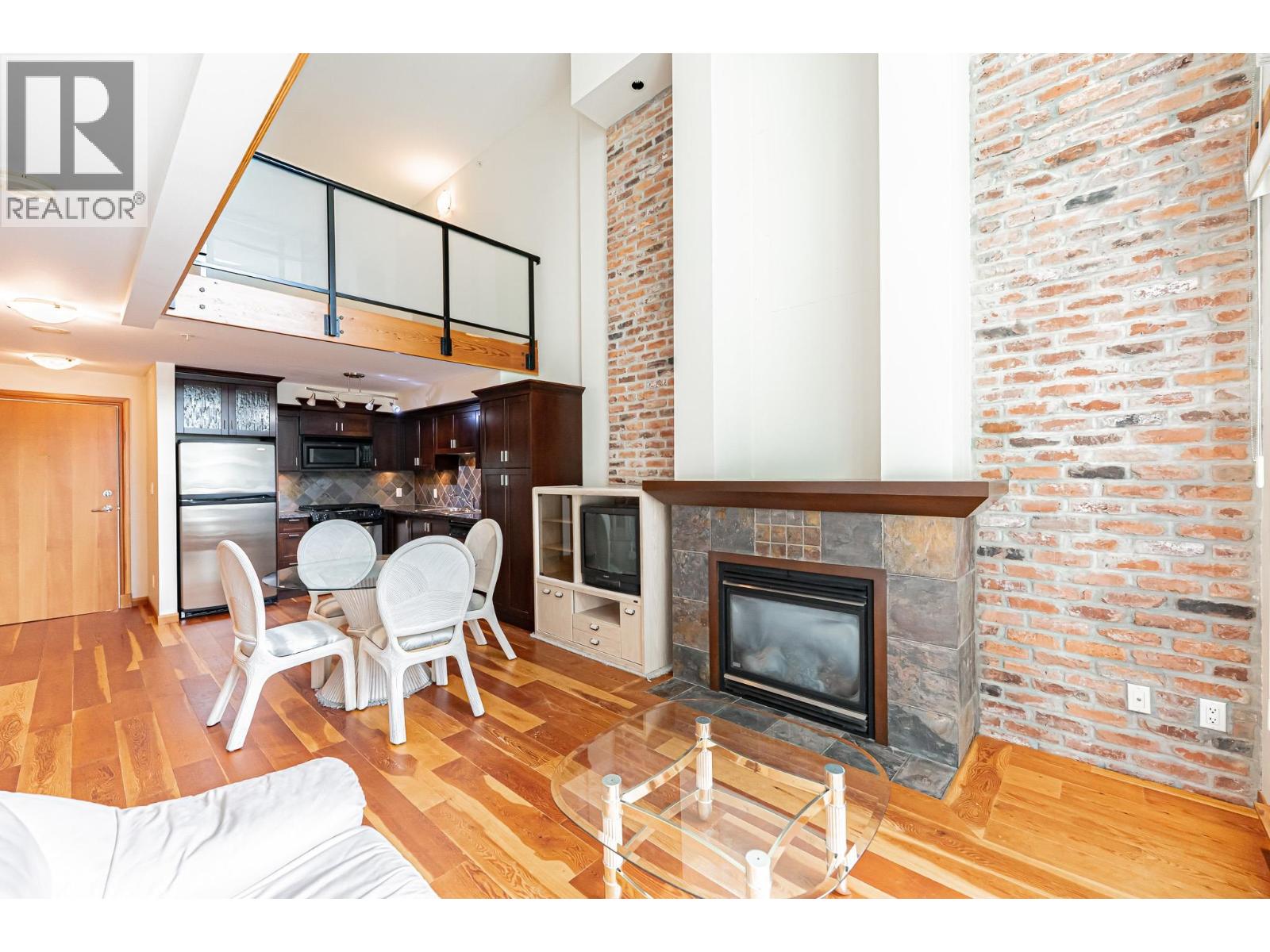 412 10 Renaissance Square, New Westminster, British Columbia  V3M 7B1 - Photo 6 - R3113792