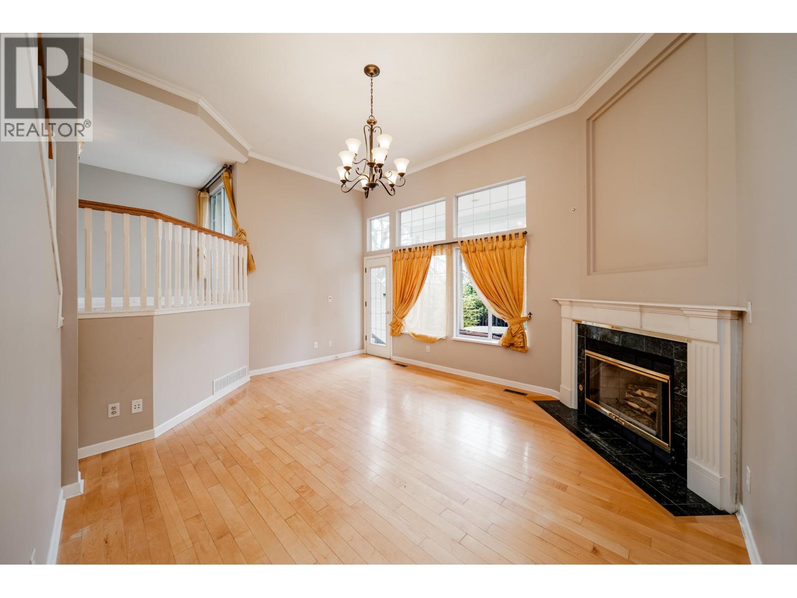 227 Waterleigh Drive, Vancouver, British Columbia  V5X 4T2 - Photo 4 - R3113815