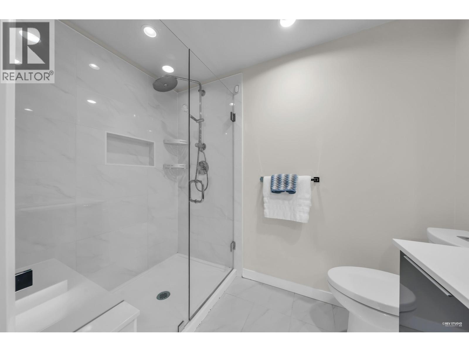 2404 3096 Windsor Gate, Coquitlam, British Columbia  V3B 0P4 - Photo 15 - R3113817