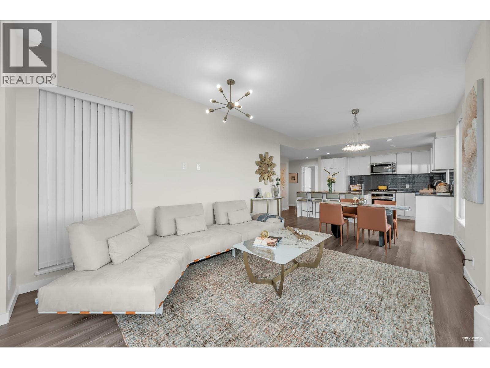 2404 3096 Windsor Gate, Coquitlam, British Columbia  V3B 0P4 - Photo 5 - R3113817