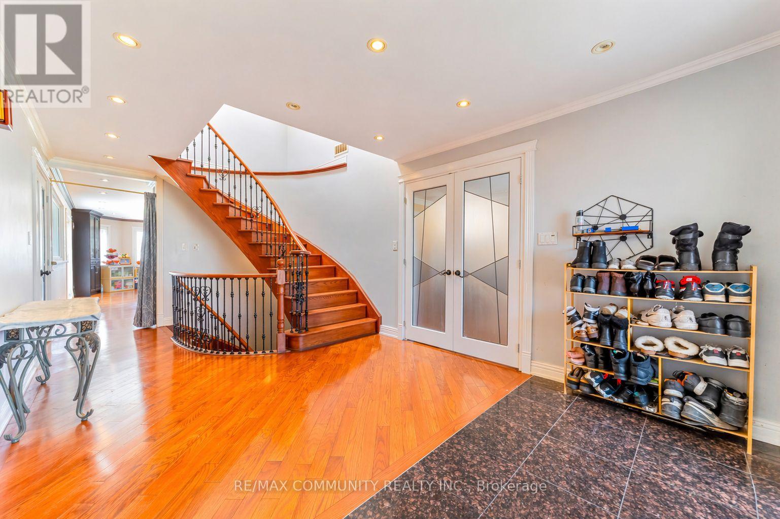 56 Cedar Brae Boulevard, Toronto, Ontario  M1J 2K5 - Photo 8 - E13022832