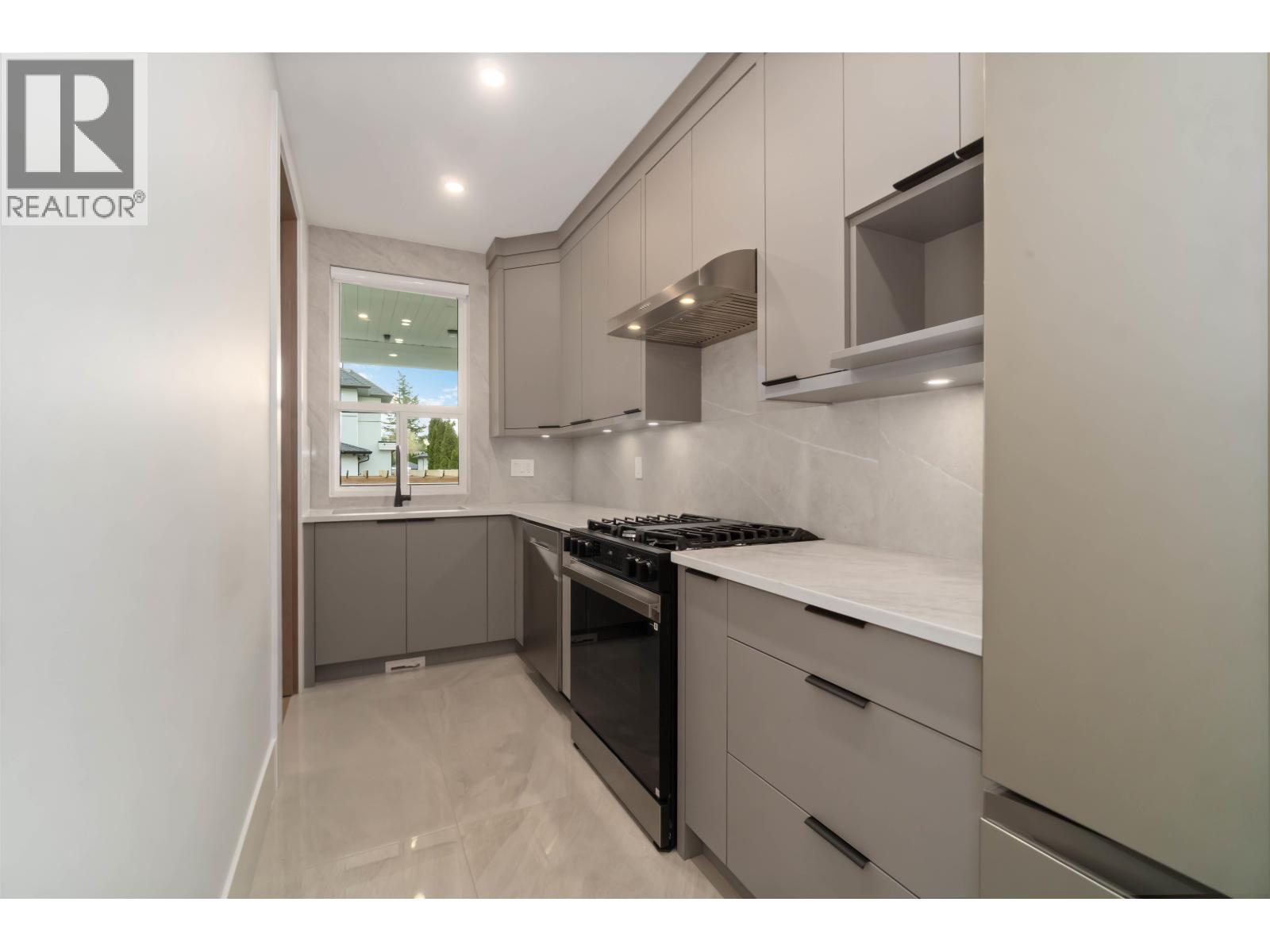 827 Atkins Street, Coquitlam, British Columbia  V3J 5Z6 - Photo 18 - R3105275