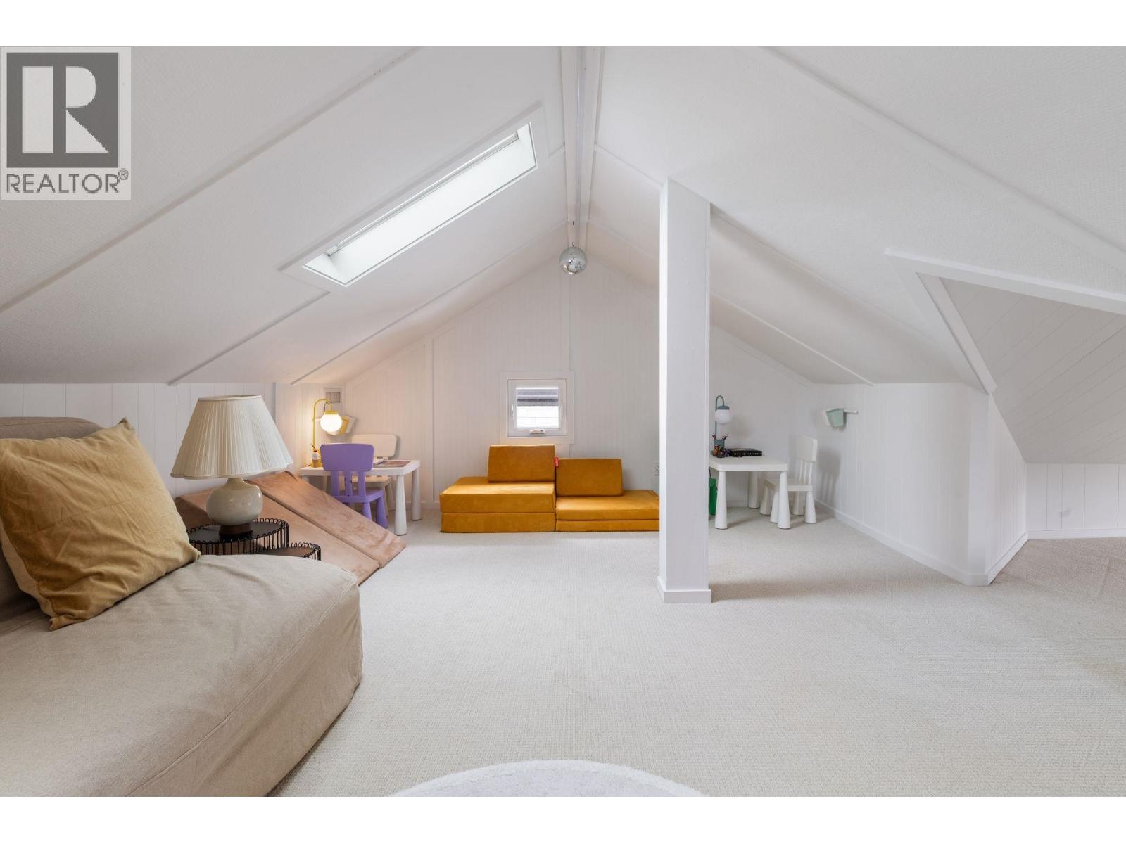 737-745 St. Andrews Avenue, North Vancouver, British Columbia  V7L 3L1 - Photo 15 - R3113769