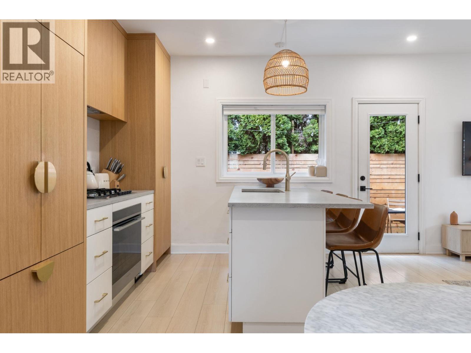 737-745 St. Andrews Avenue, North Vancouver, British Columbia  V7L 3L1 - Photo 24 - R3113769