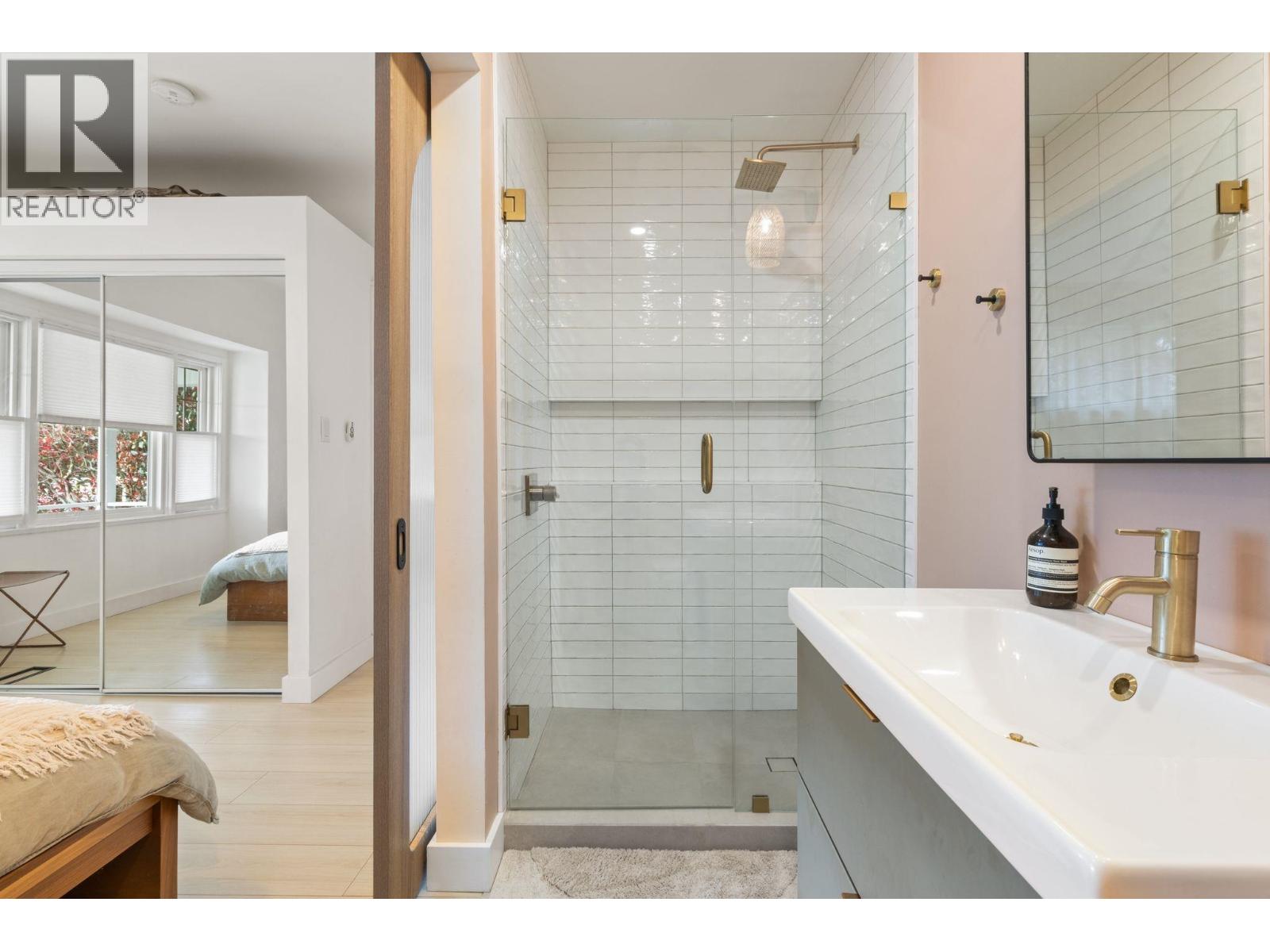 737-745 St. Andrews Avenue, North Vancouver, British Columbia  V7L 3L1 - Photo 32 - R3113769