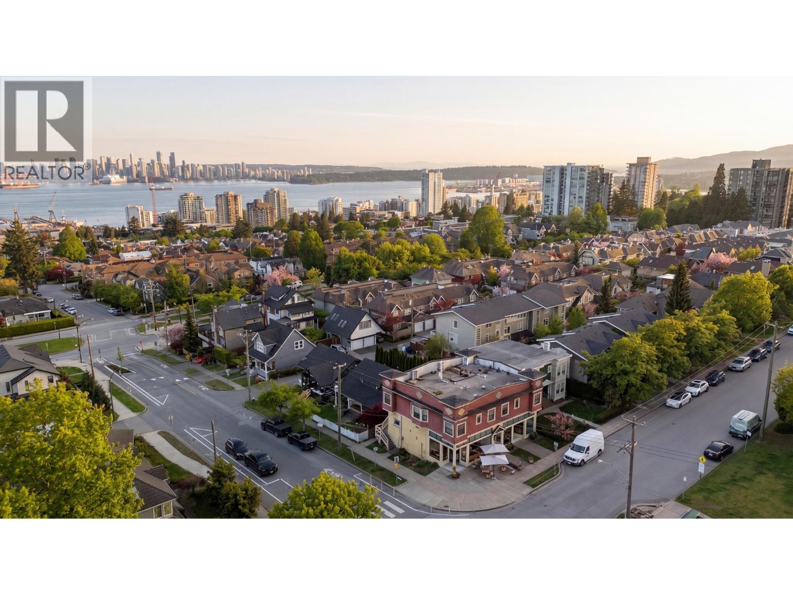 737-745 St. Andrews Avenue, North Vancouver, British Columbia  V7L 3L1 - Photo 38 - R3113769