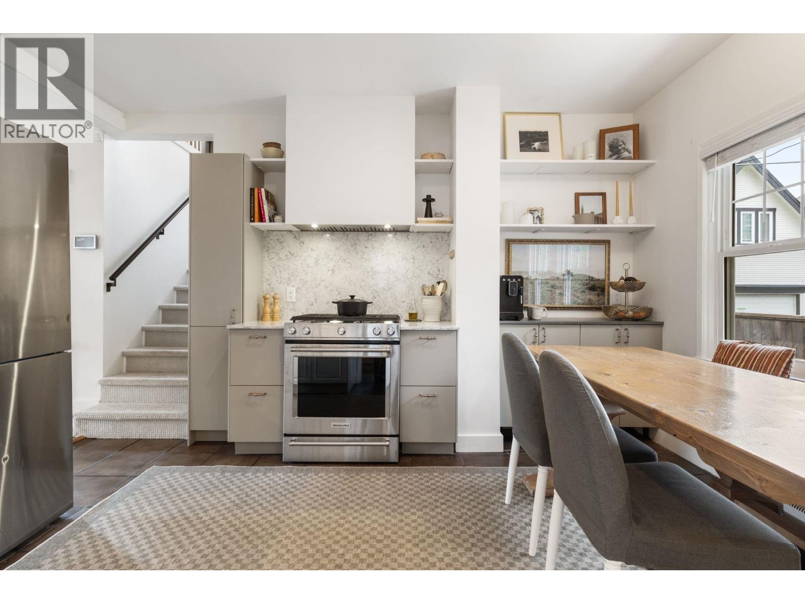 737-745 St. Andrews Avenue, North Vancouver, British Columbia  V7L 3L1 - Photo 6 - R3113769