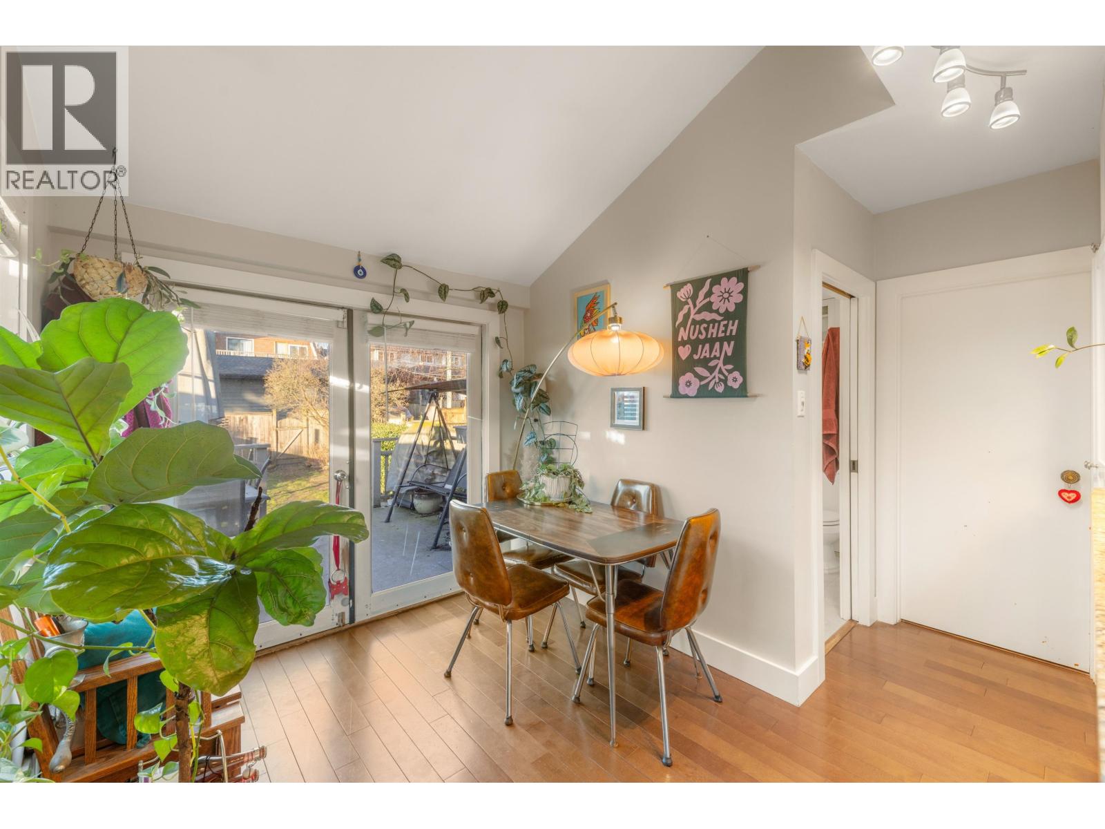 612 E 4th Street, North Vancouver, British Columbia  V7L 1J8 - Photo 10 - R3113788