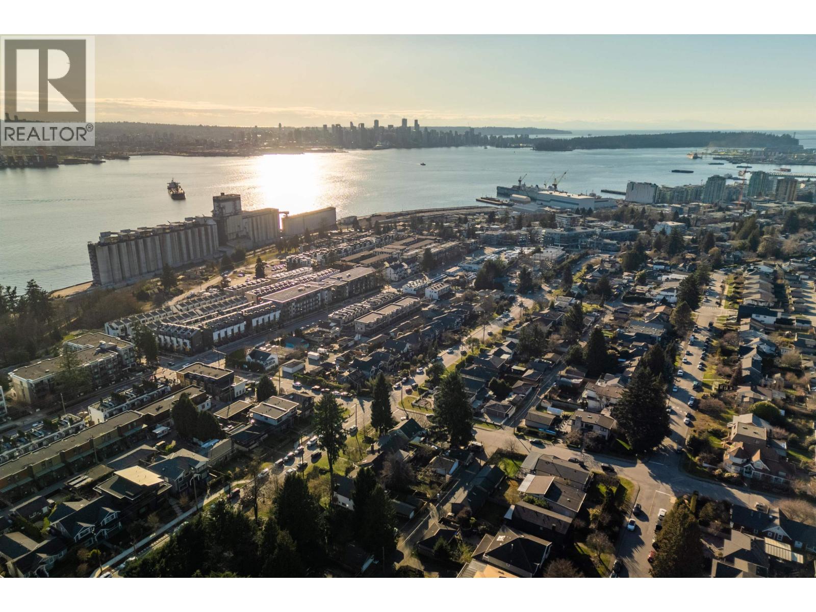 612 E 4th Street, North Vancouver, British Columbia  V7L 1J8 - Photo 29 - R3113788