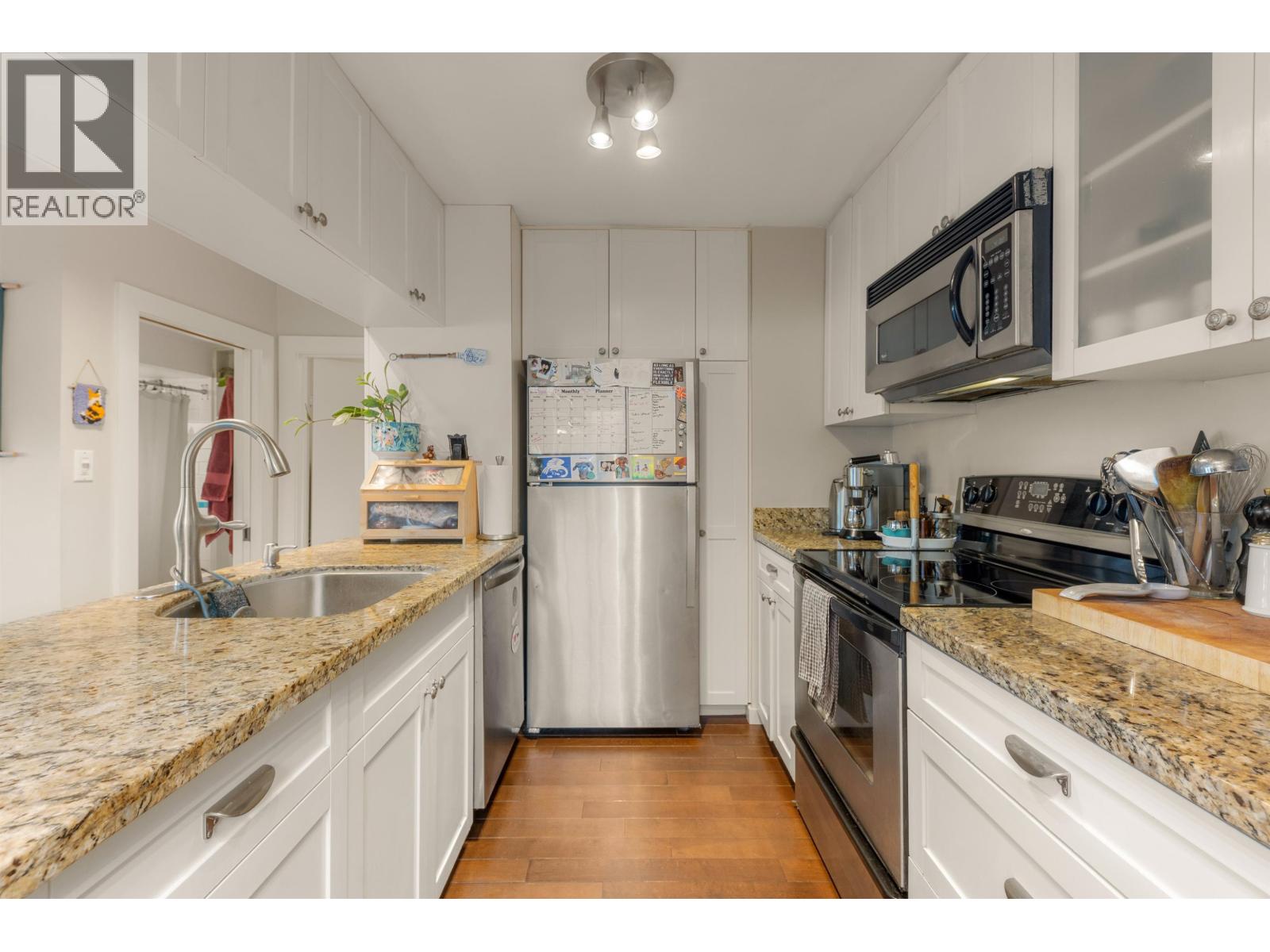 612 E 4th Street, North Vancouver, British Columbia  V7L 1J8 - Photo 8 - R3113788