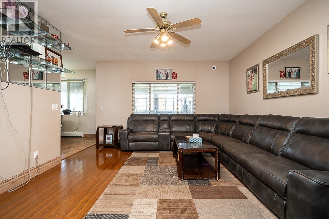 319 Lawrence Street, New Westminster, British Columbia  V3M 5L3 - Photo 11 - R3113823