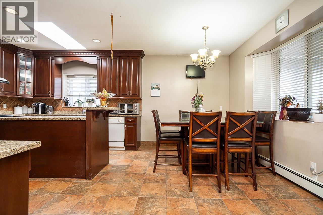 319 Lawrence Street, New Westminster, British Columbia  V3M 5L3 - Photo 13 - R3113823