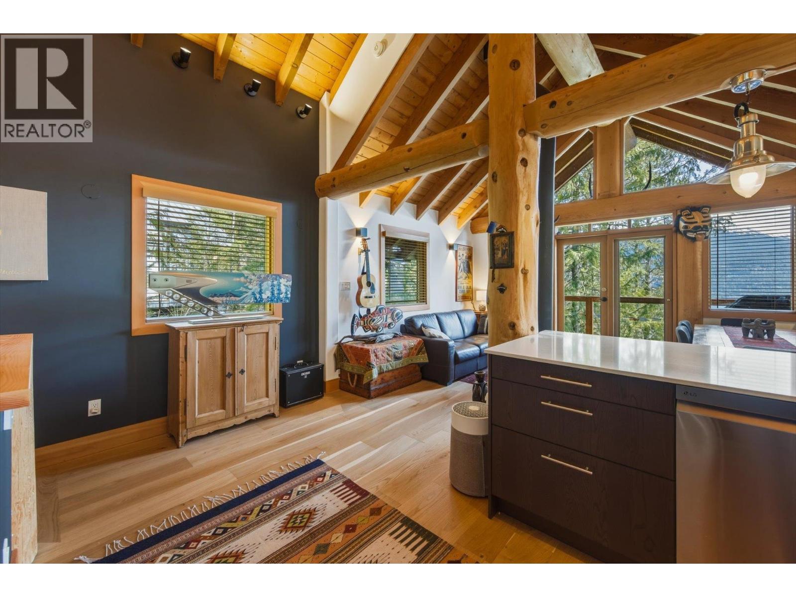 8396 Mountainview Drive, Whistler, British Columbia  V8E 0G3 - Photo 13 - R3113825