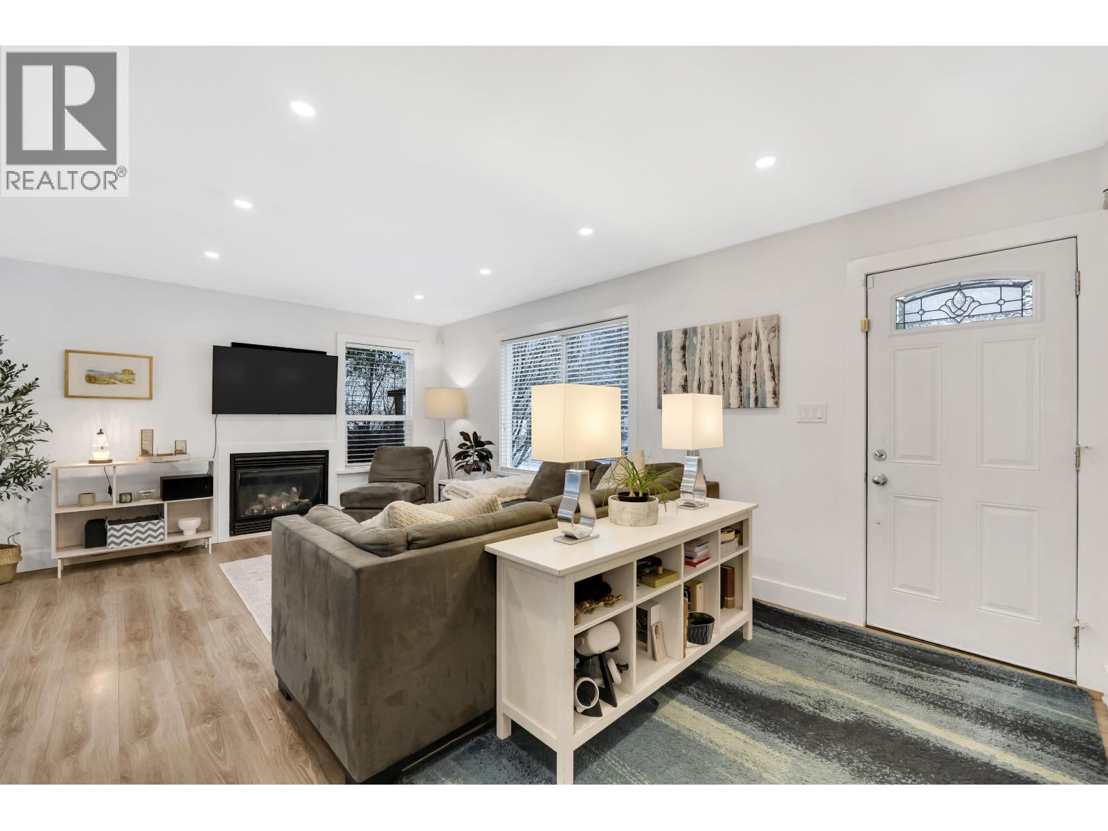 40410 Perth Drive, Squamish, British Columbia  V0N 1T0 - Photo 6 - R3113833